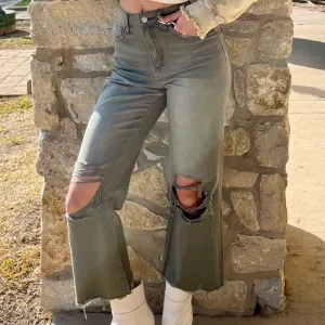 Billie 90's Distressed Vintage Crop Jeans in Washed Olive