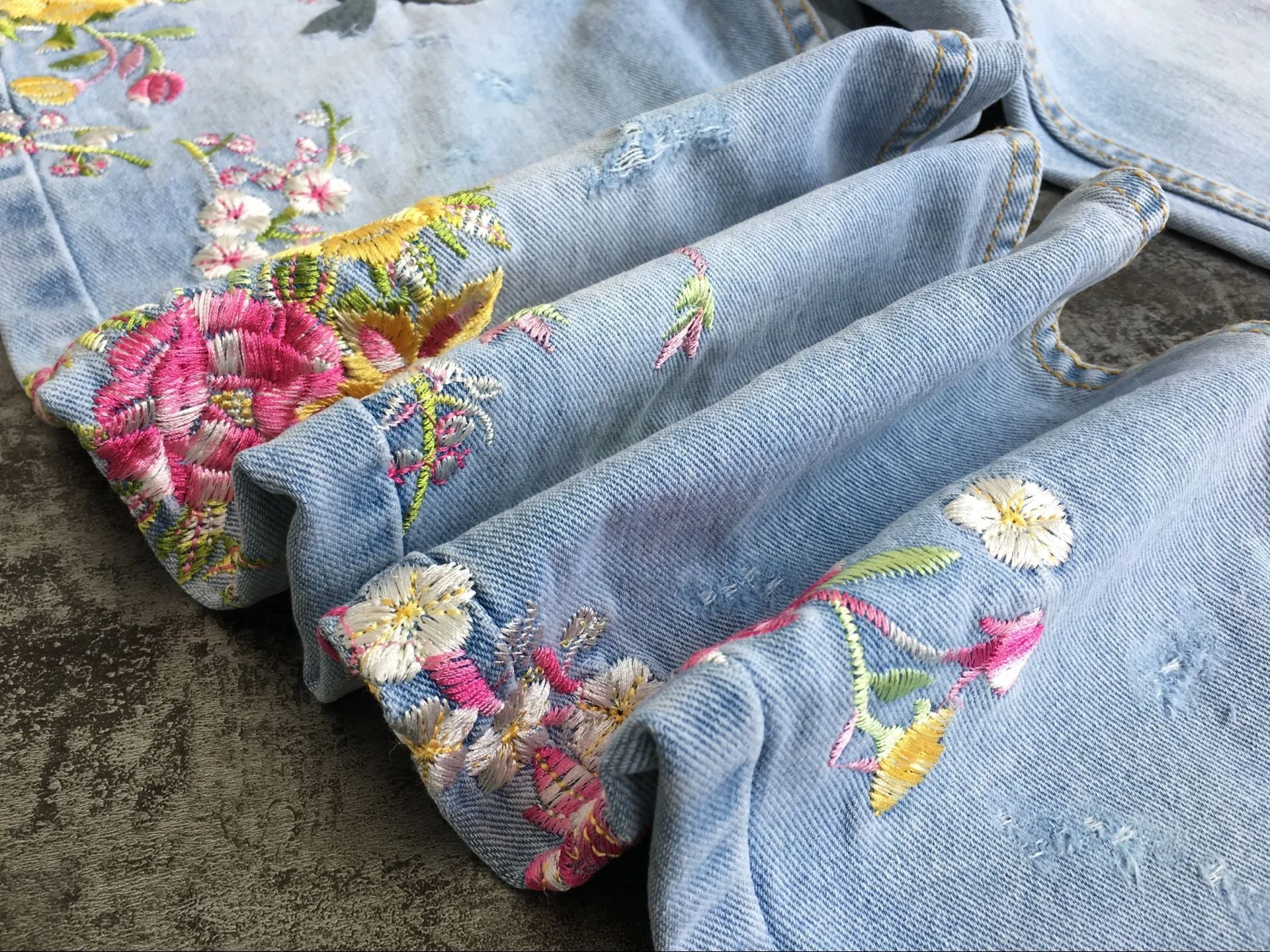 Bird Flower Straight Embroidery Jeans