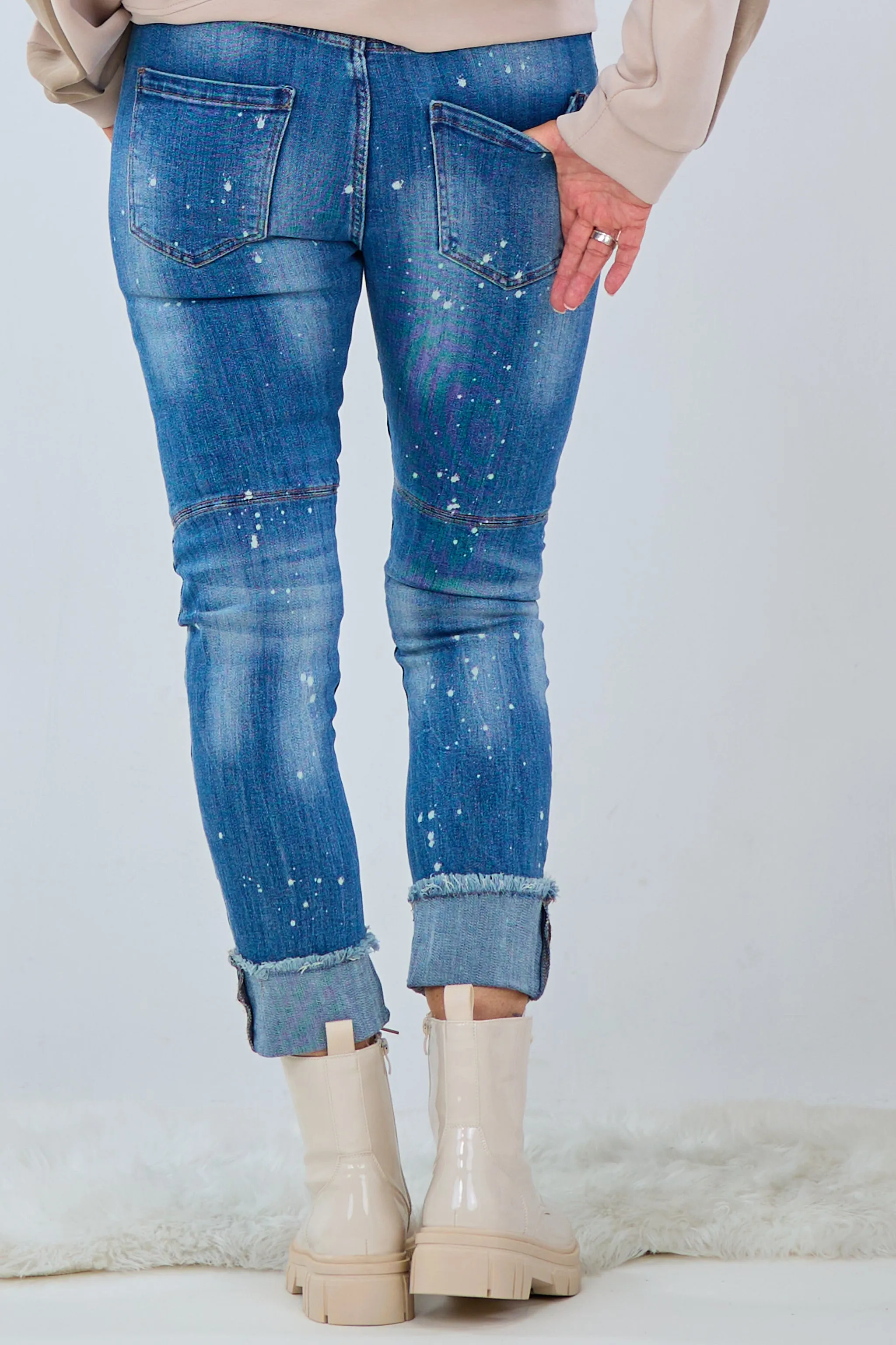 Jeans mit aufgesetzten Herzen, denim